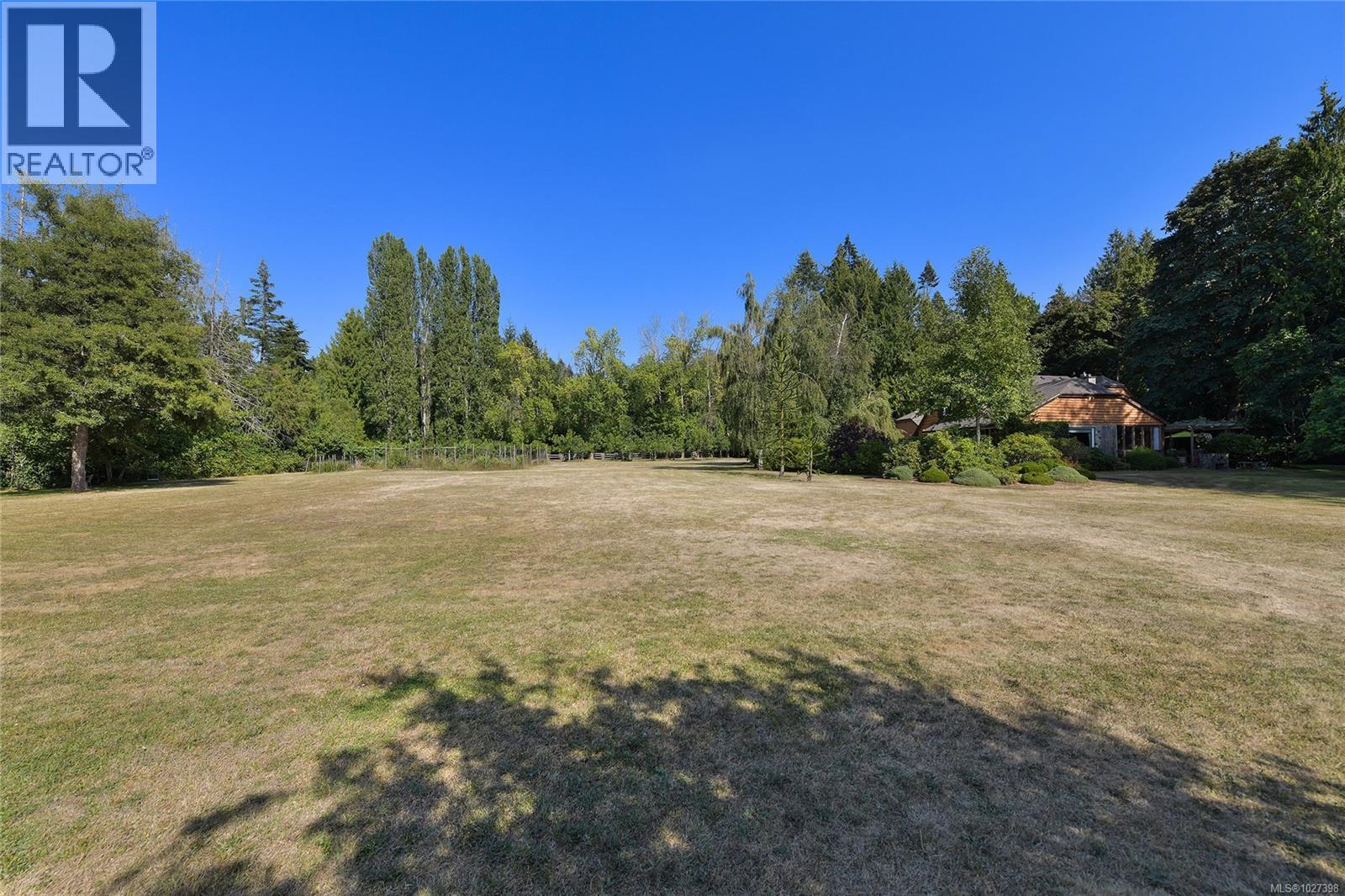 1695 Cultra Ave, Central Saanich