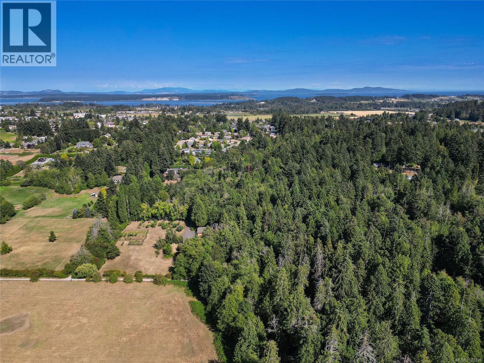 1695 Cultra Ave, Central Saanich