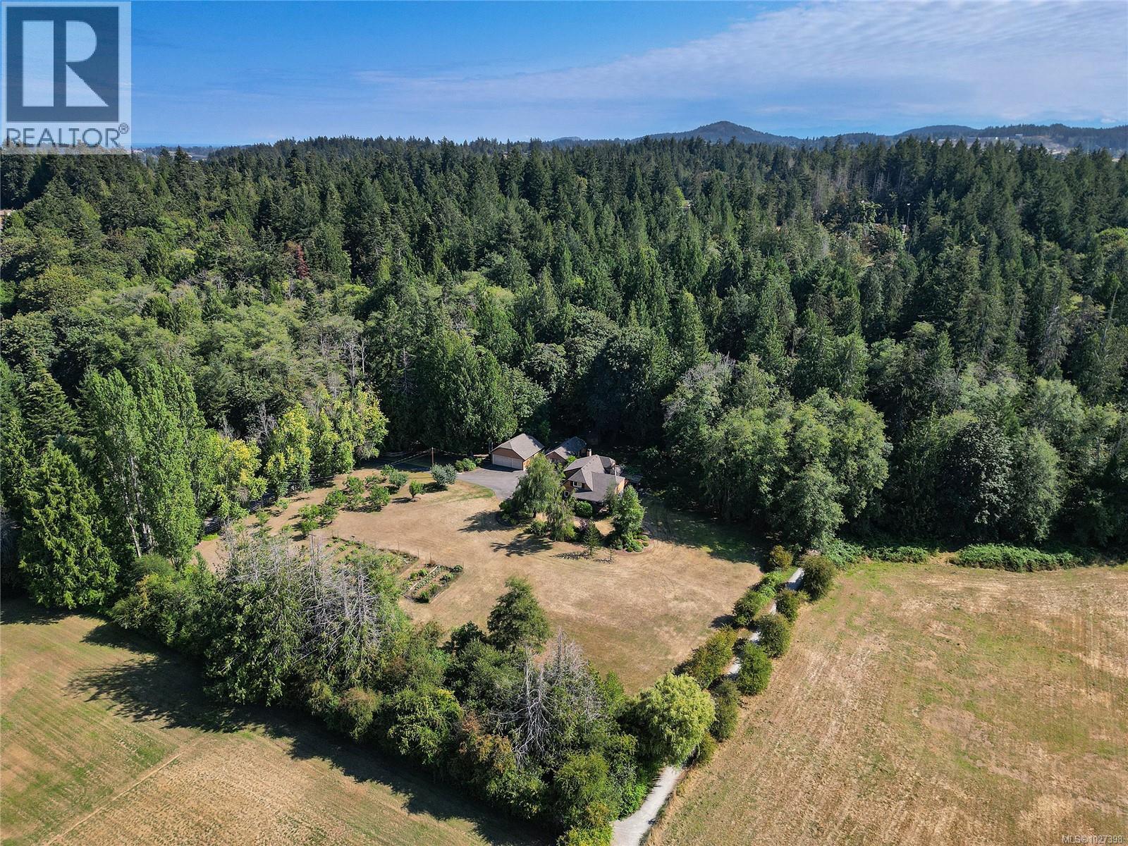 1695 Cultra Ave, Central Saanich