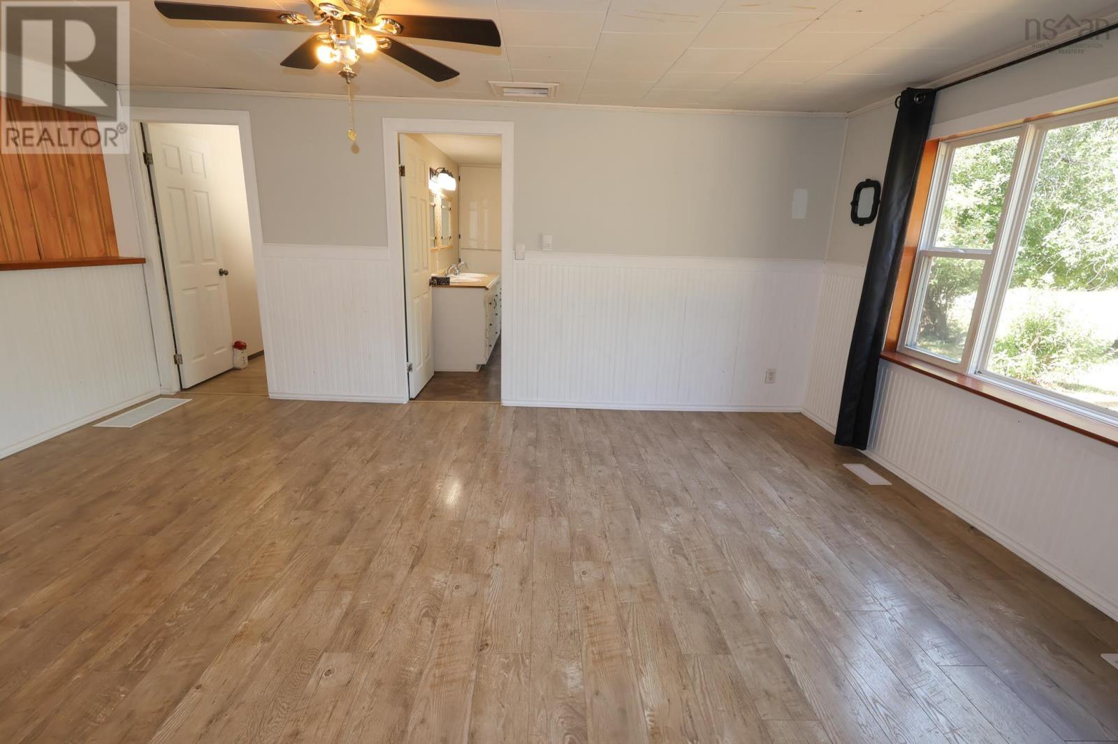 Property 17 of 43 of 10524 Highway 8