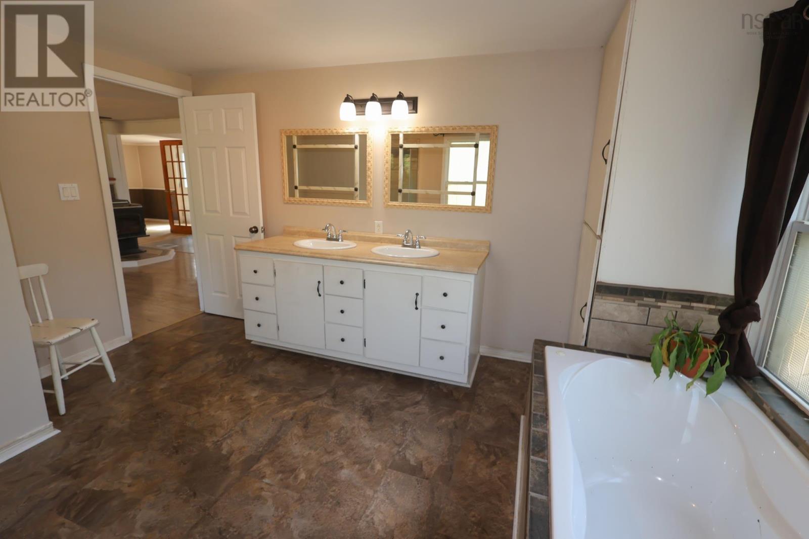 Property 20 of 43 of 10524 Highway 8