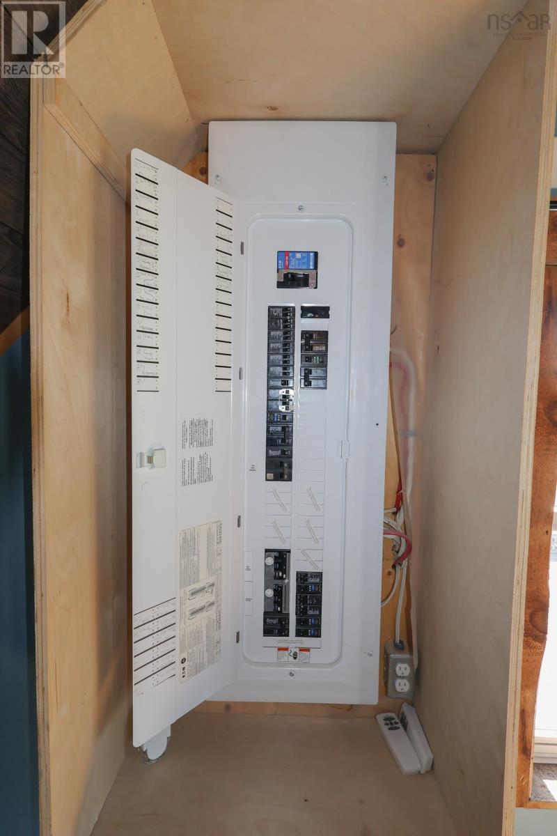 Property 29 of 43 of 10524 Highway 8