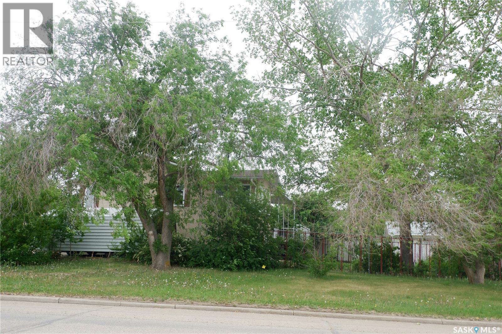 529 6th AVENUE E - 42