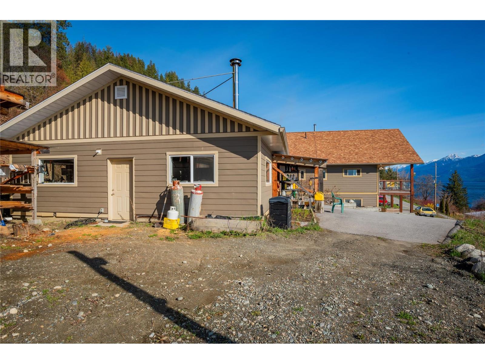 3558 SPRAGUE Street, Ainsworth