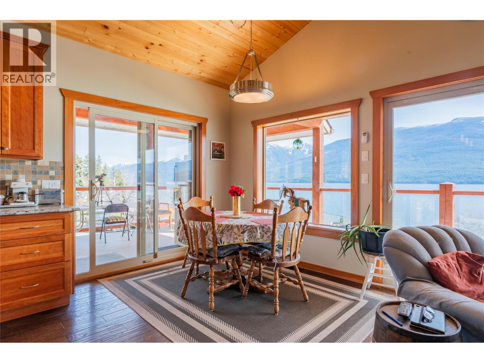 3558 SPRAGUE Street, Ainsworth