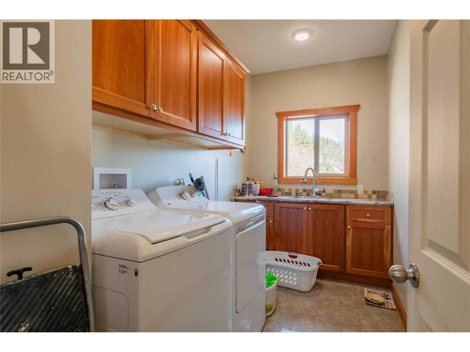 3558 SPRAGUE Street, Ainsworth