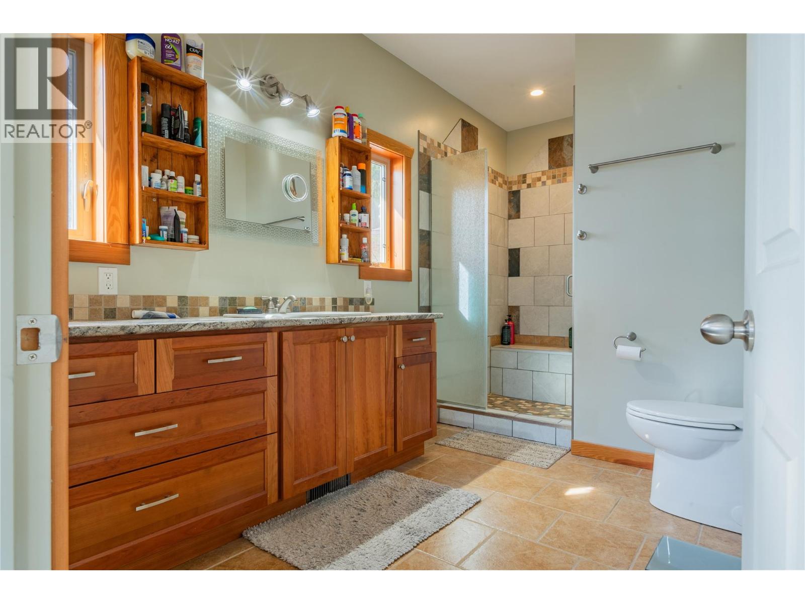 3558 SPRAGUE Street, Ainsworth