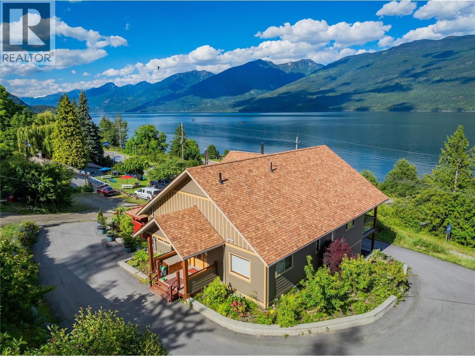 3558 SPRAGUE Street, Ainsworth