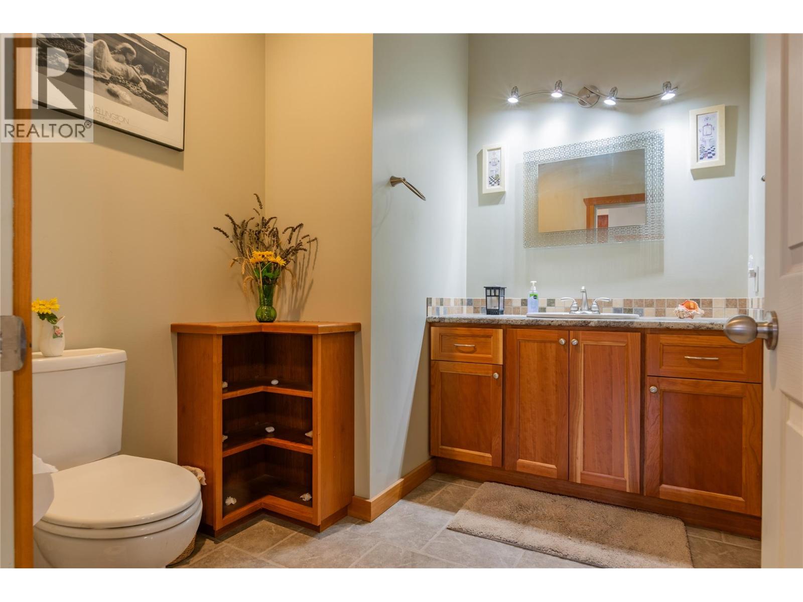 3558 SPRAGUE Street, Ainsworth