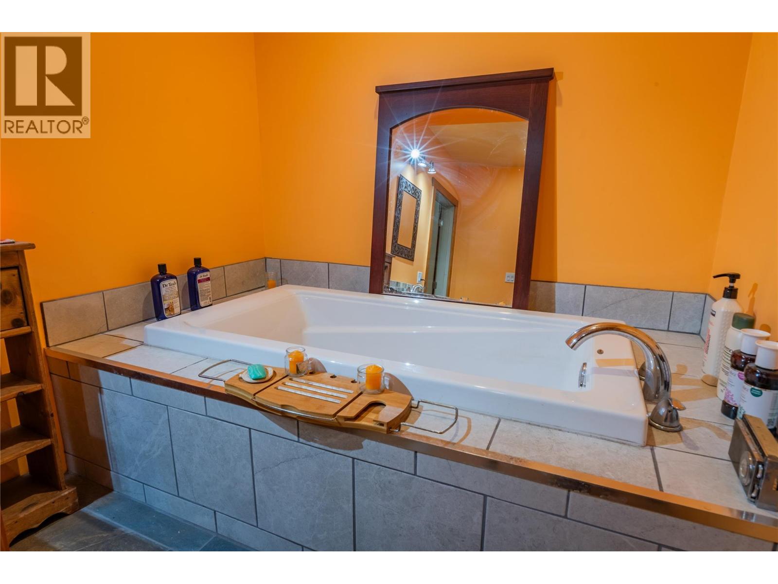 3558 SPRAGUE Street, Ainsworth