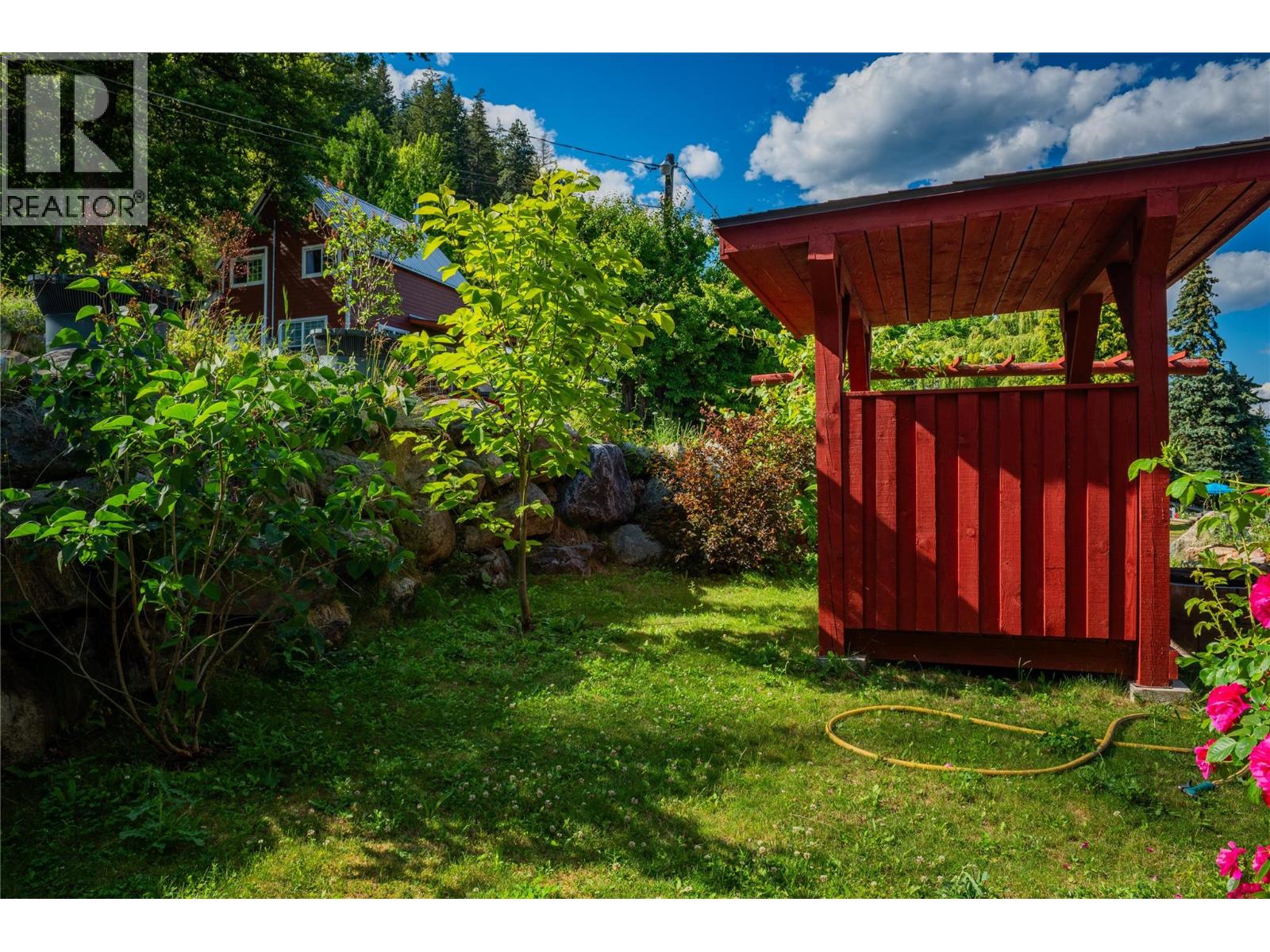 3558 SPRAGUE Street, Ainsworth