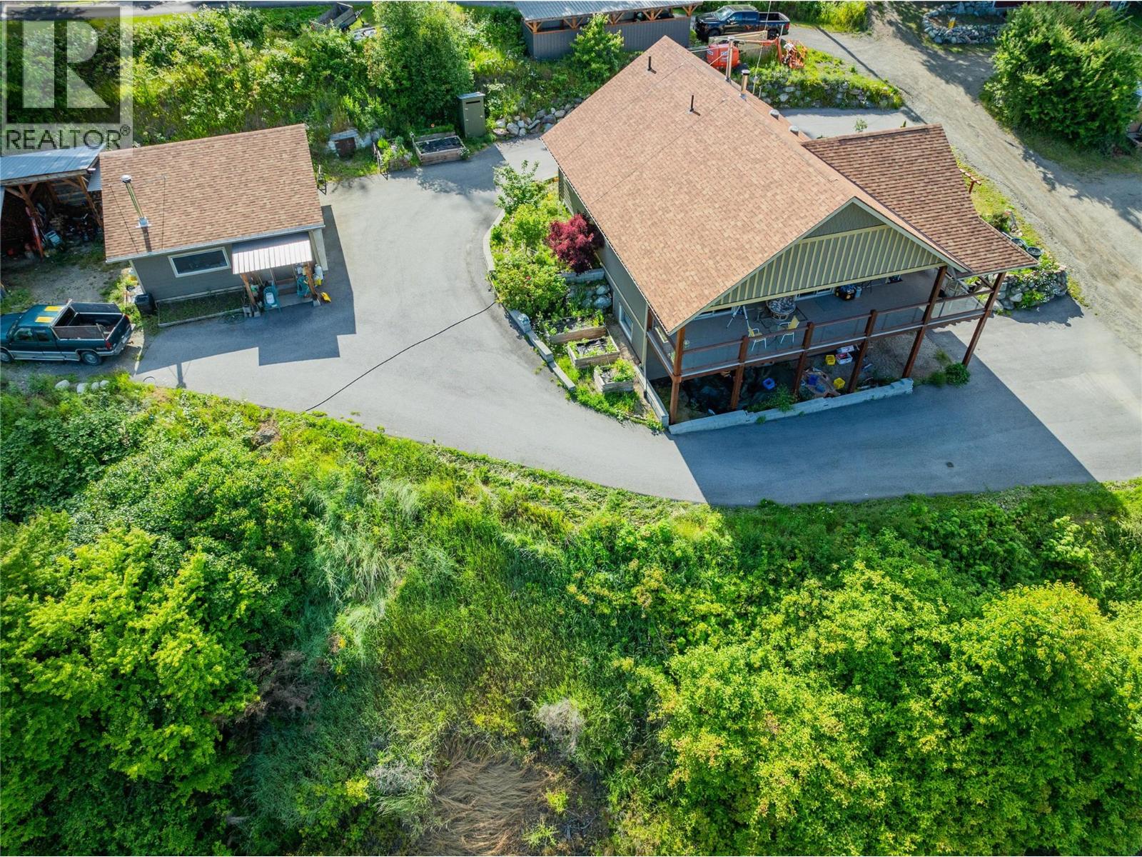 3558 SPRAGUE Street, Ainsworth