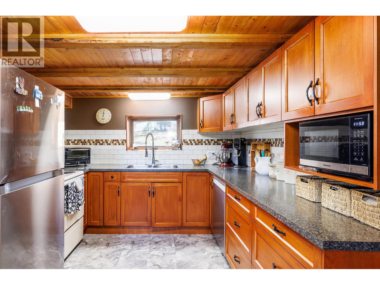 10775 Hallam Drive, Lake Country