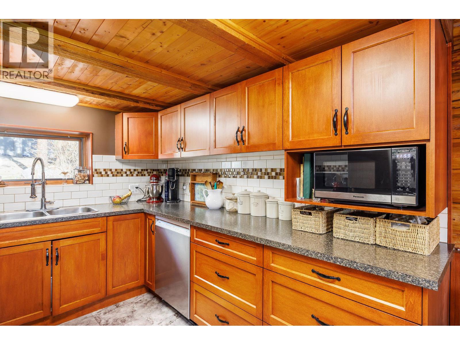 10775 Hallam Drive, Lake Country