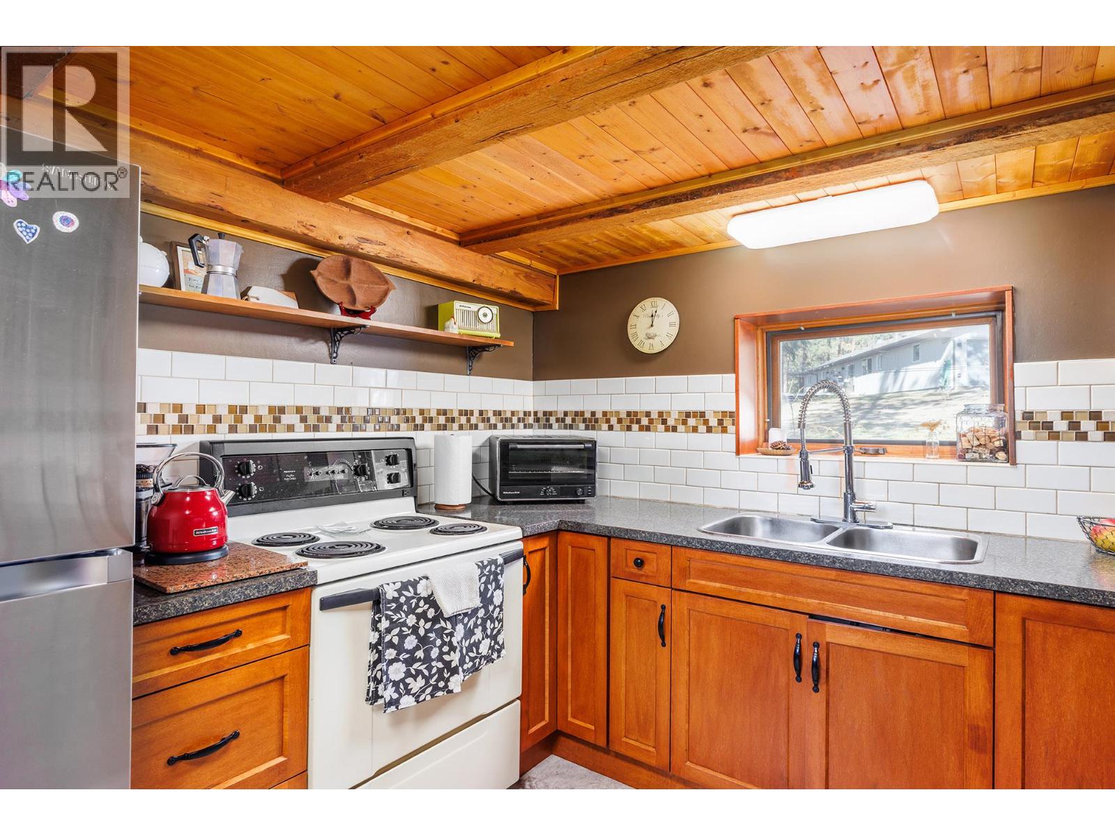 10775 Hallam Drive, Lake Country