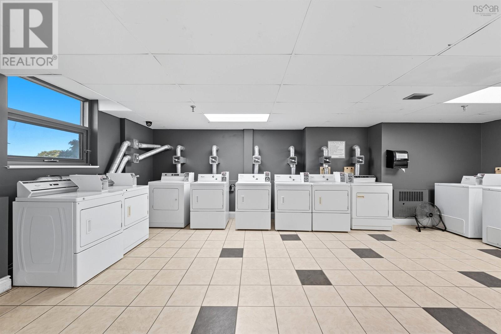 Property 30 of 36 of 1601 6369 Coburg Road