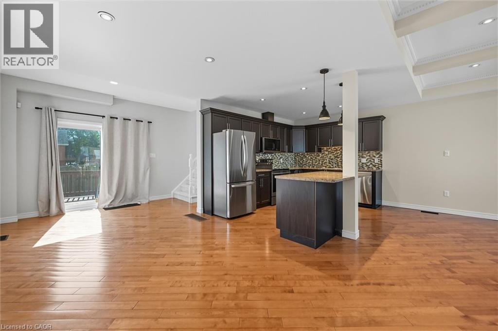 88 WOOD Street E - 32