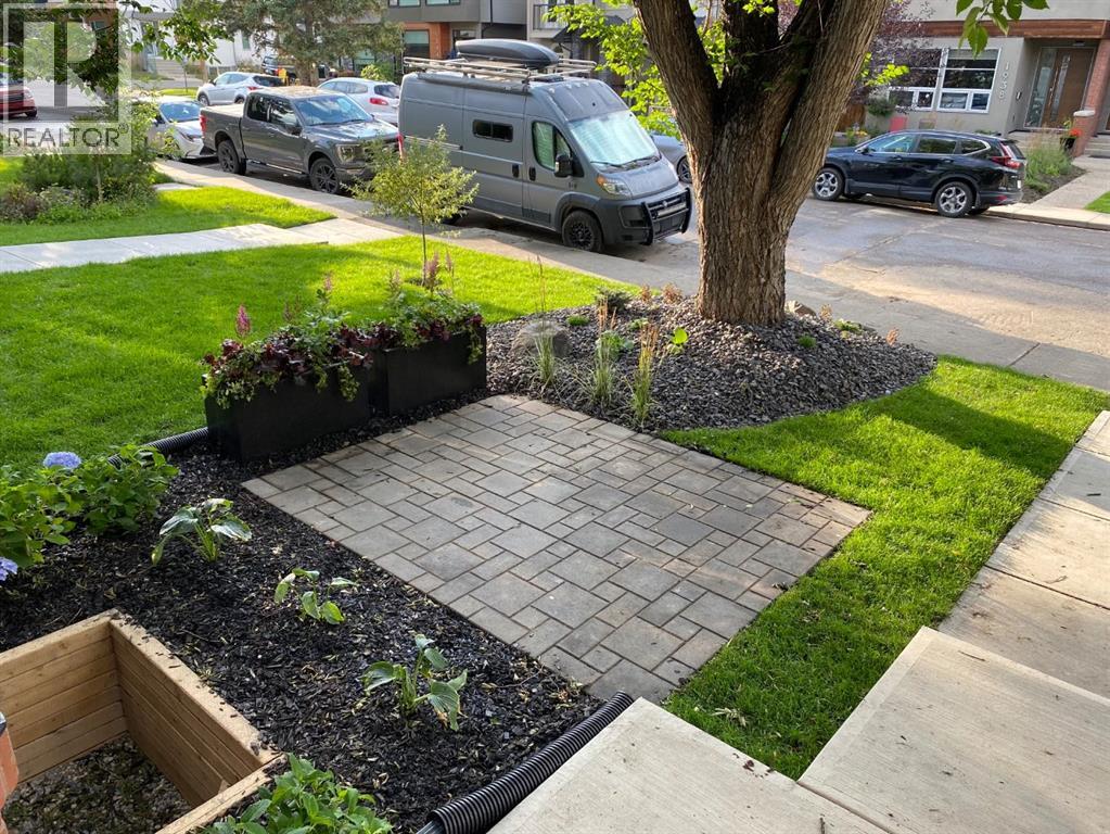 1935 43 Avenue SW - Photo 2 of 50, Calgary, Alberta