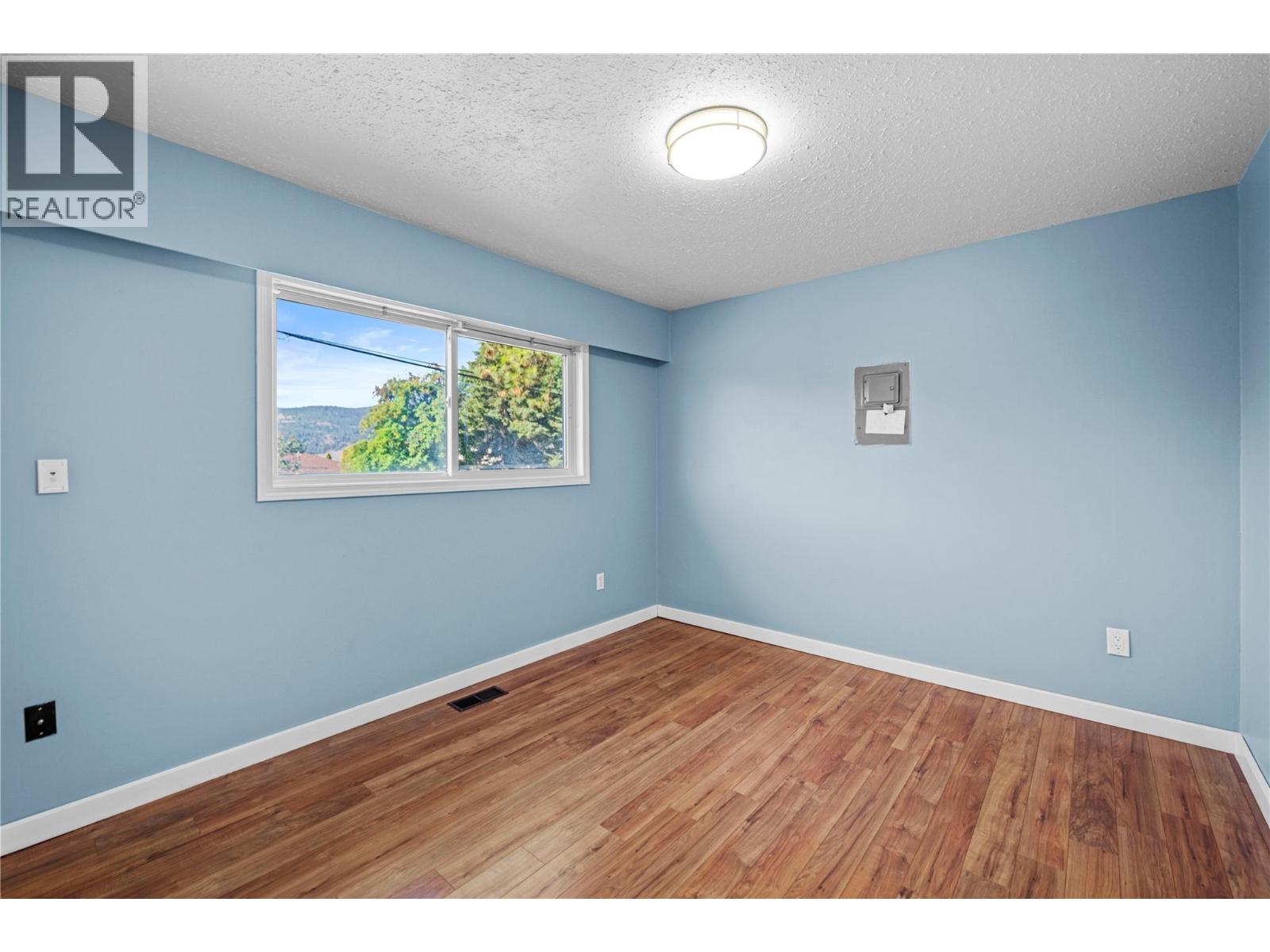 2037 PARKER Drive, Merritt