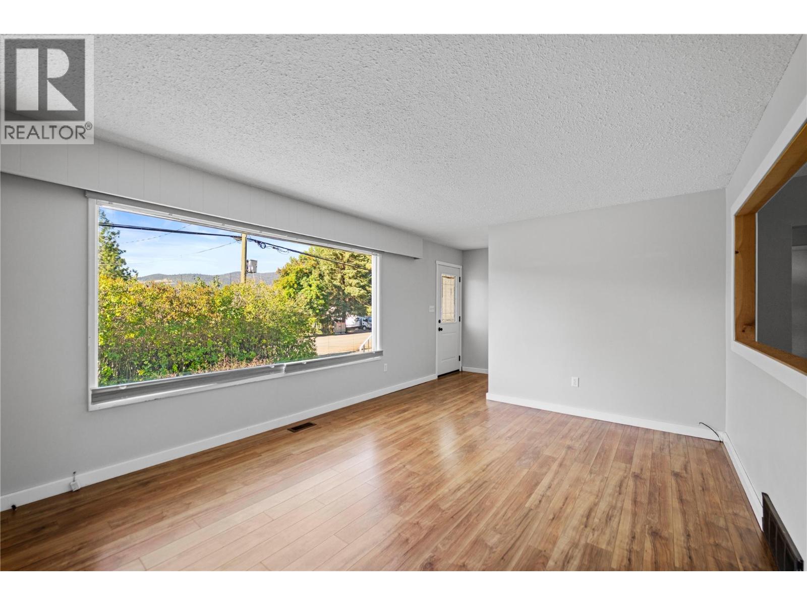 2037 PARKER Drive, Merritt