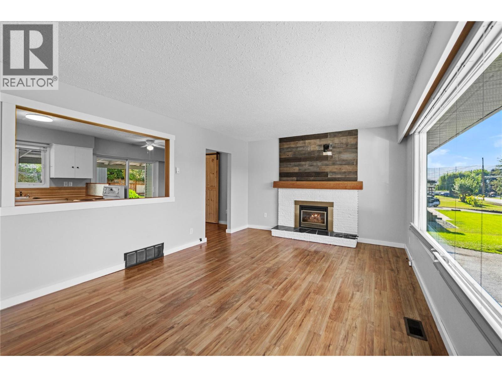 2037 PARKER Drive, Merritt