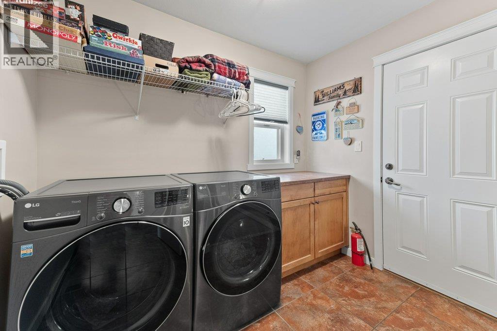 6948 MOUNTAINVIEW Drive, Oliver