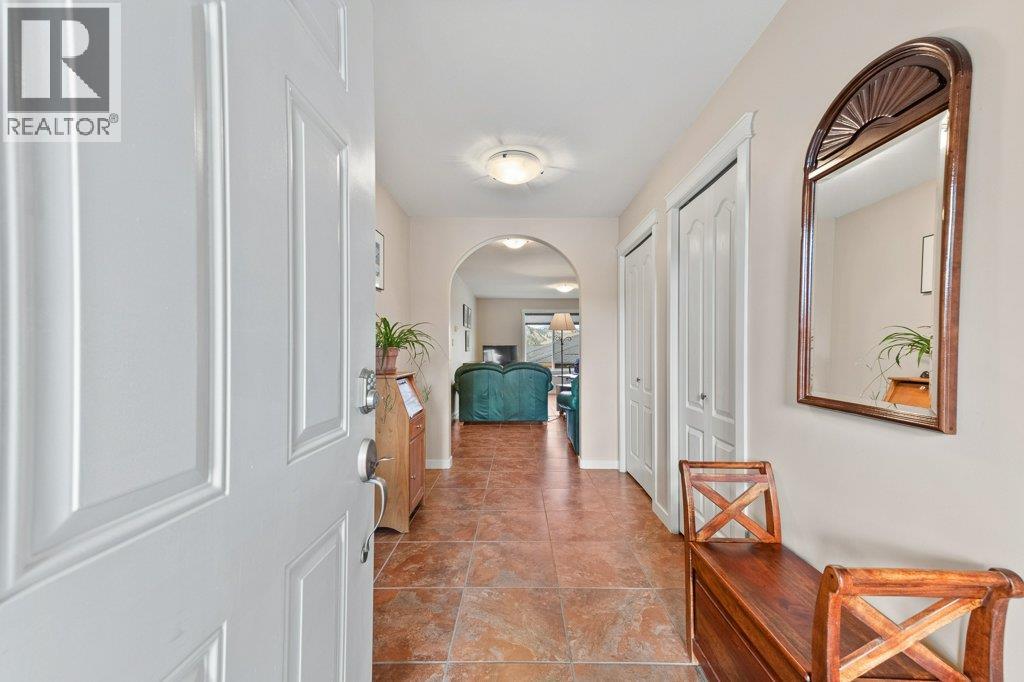 6948 MOUNTAINVIEW Drive, Oliver