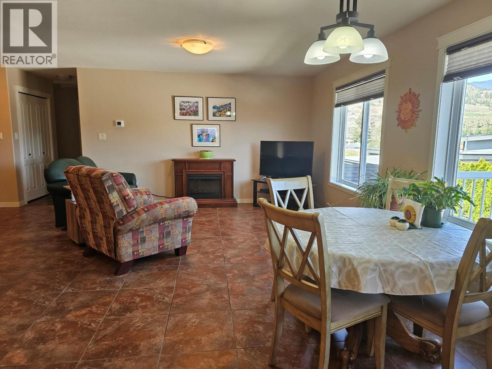 6948 MOUNTAINVIEW Drive, Oliver