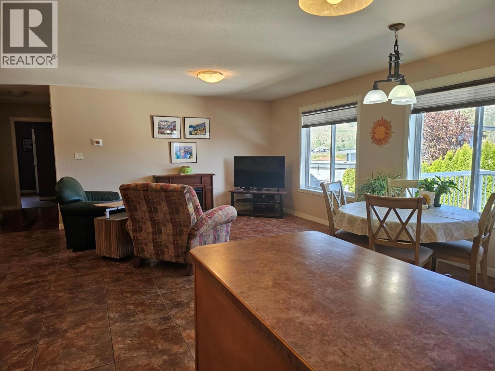 6948 MOUNTAINVIEW Drive, Oliver