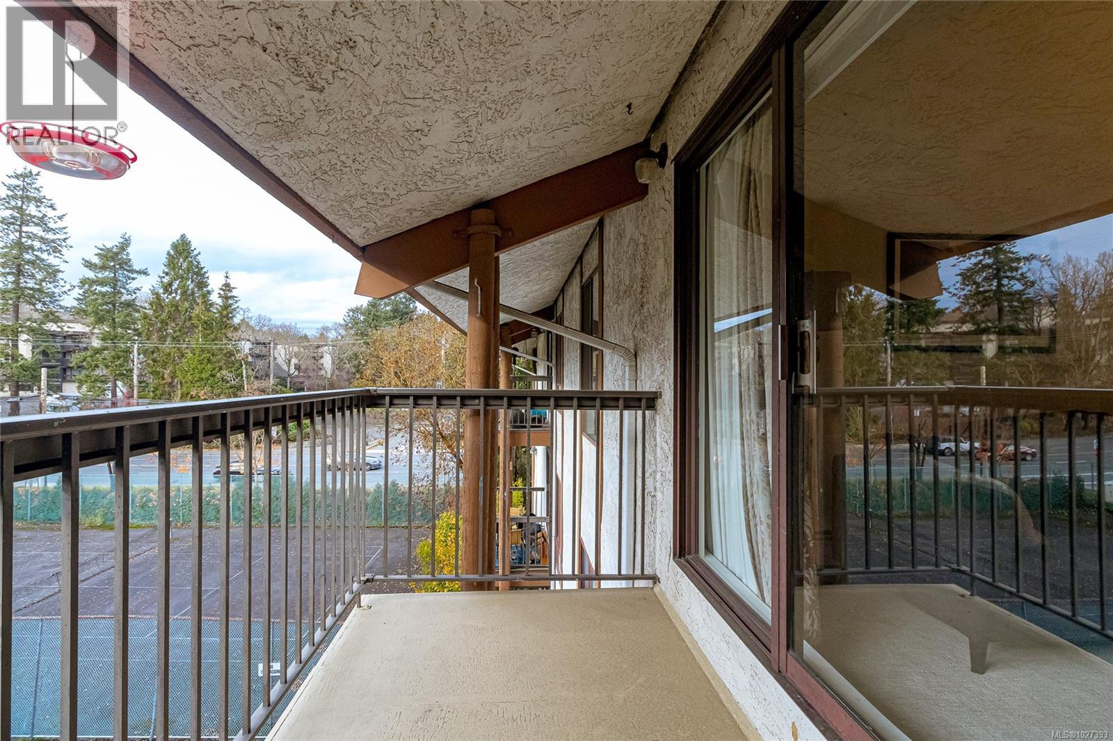 #419 1005 MCKENZIE AVE - 37