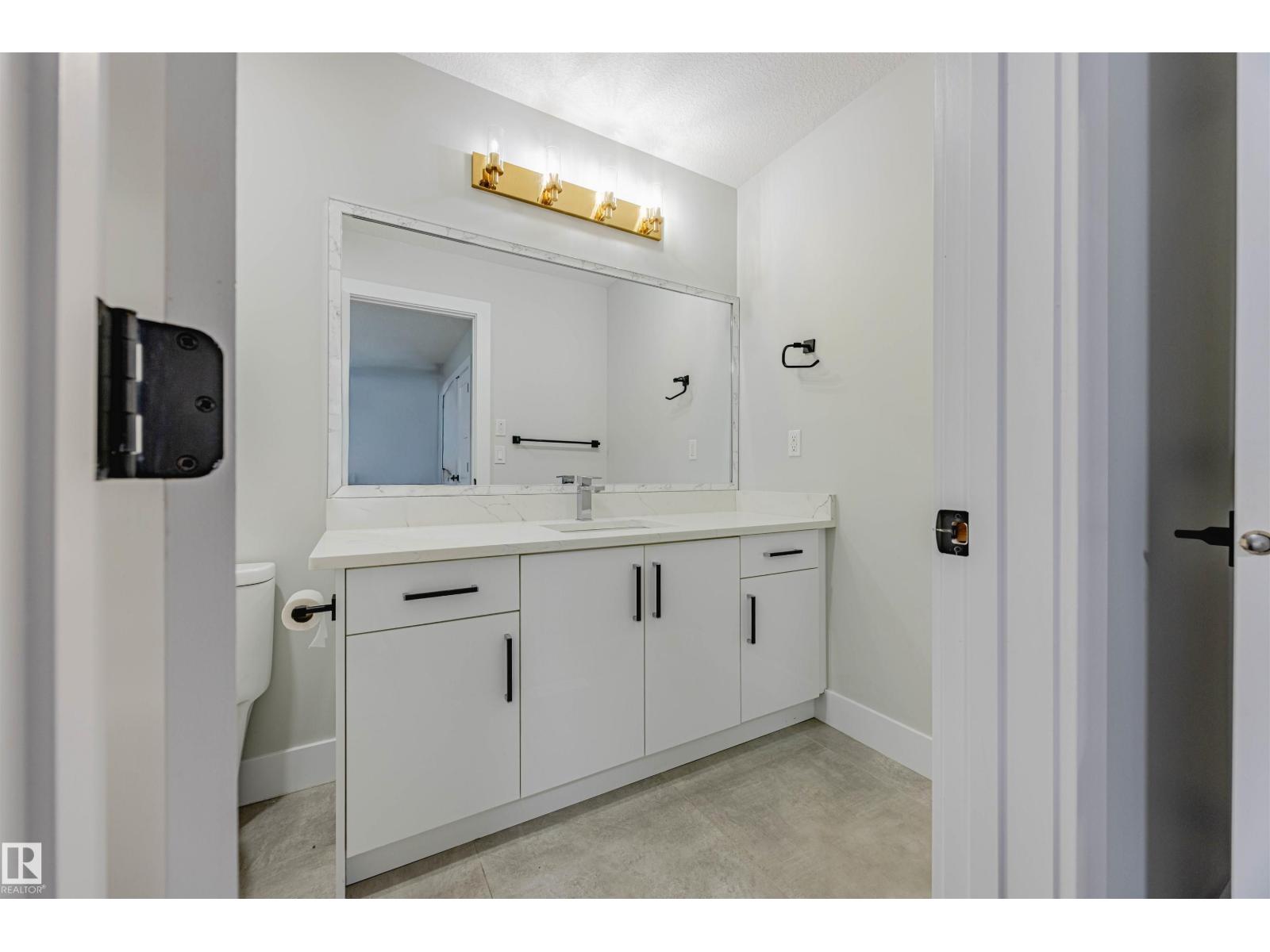 9007 181 AV NW - 34