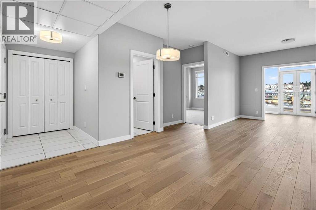 501, 24 Varsity Estates Circle NW - Photo 5 of 40, Calgary, Alberta