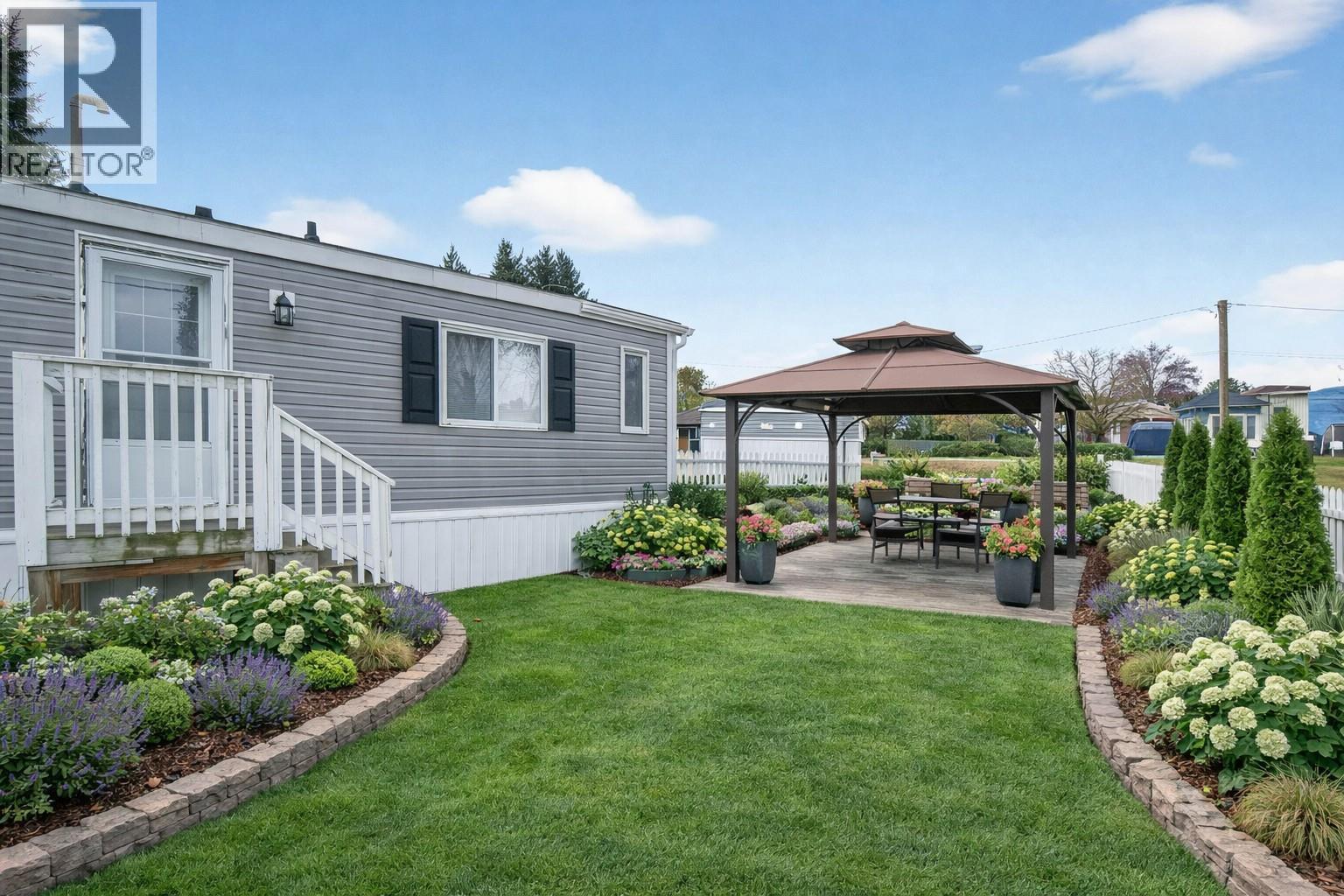 39 3350 10 Avenue Northeast, Salmon Arm