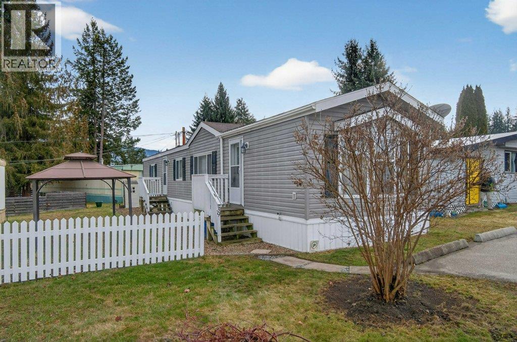 39 3350 10 Avenue Northeast, Salmon Arm