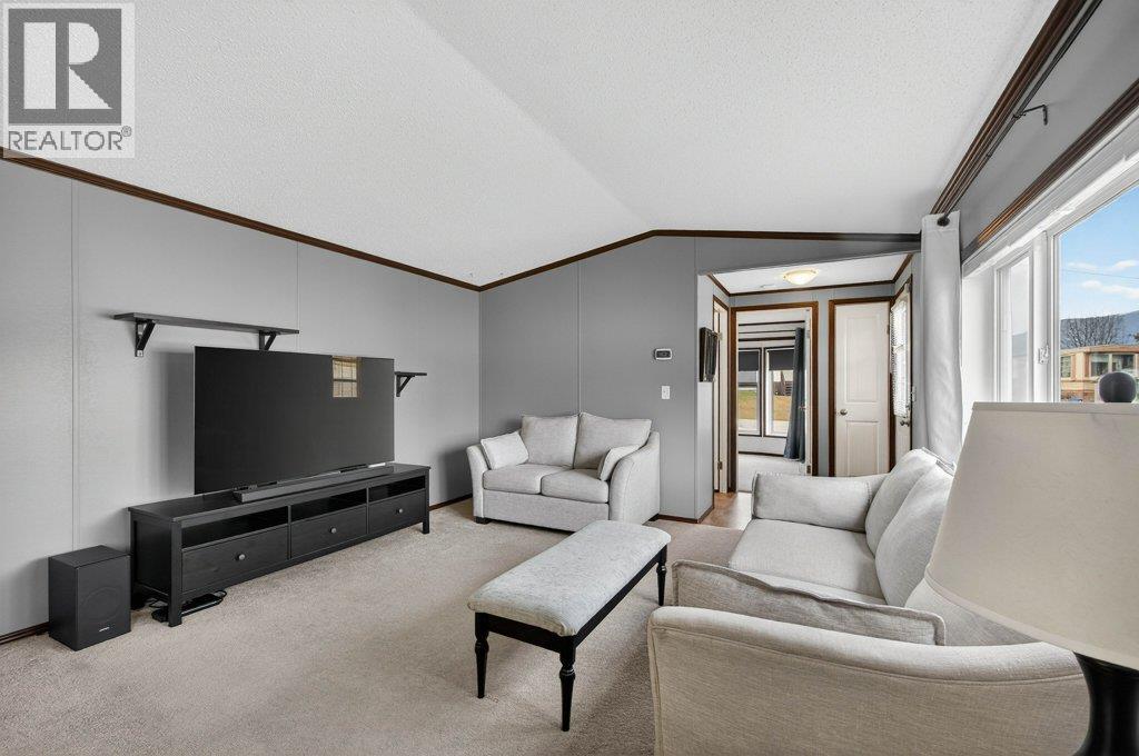 39 3350 10 Avenue Northeast, Salmon Arm