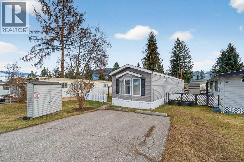 39 3350 10 Avenue Northeast, Salmon Arm