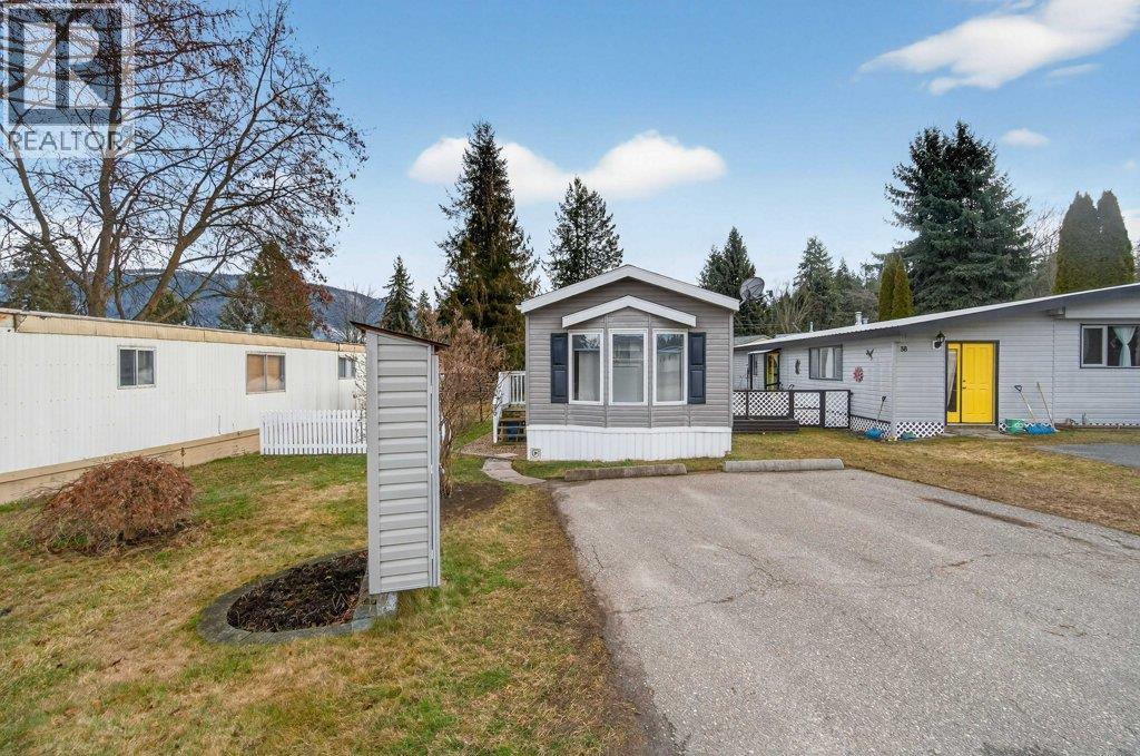 39 3350 10 Avenue Northeast, Salmon Arm