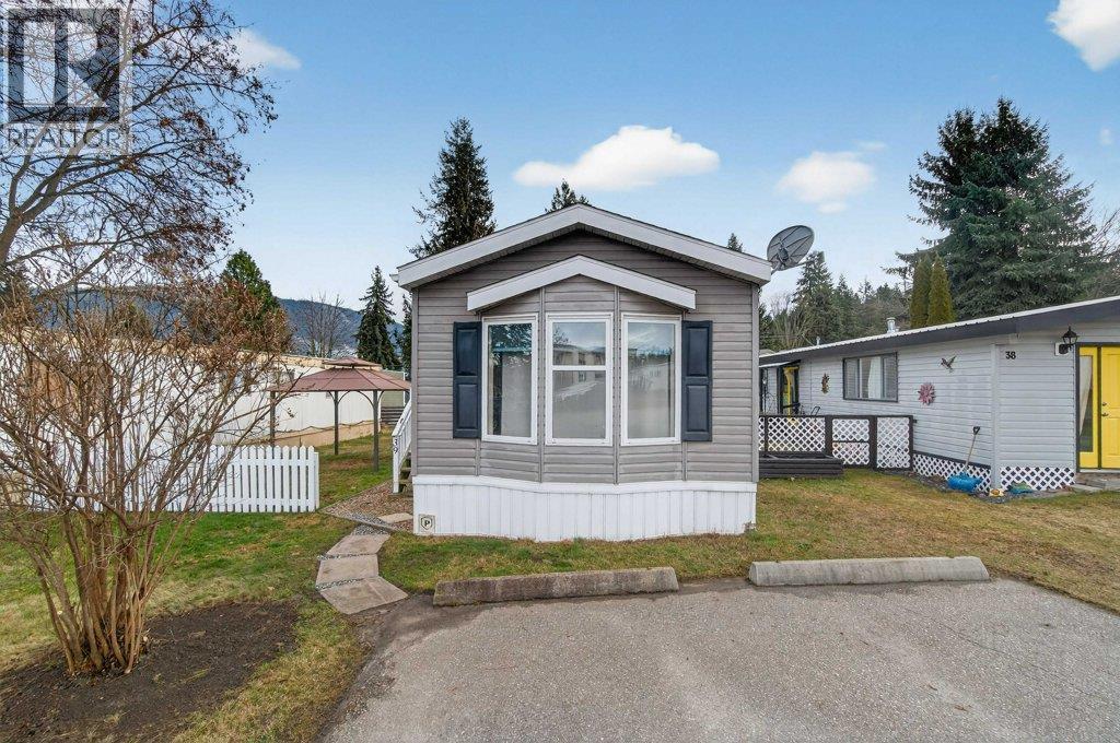 39 3350 10 Avenue Northeast, Salmon Arm