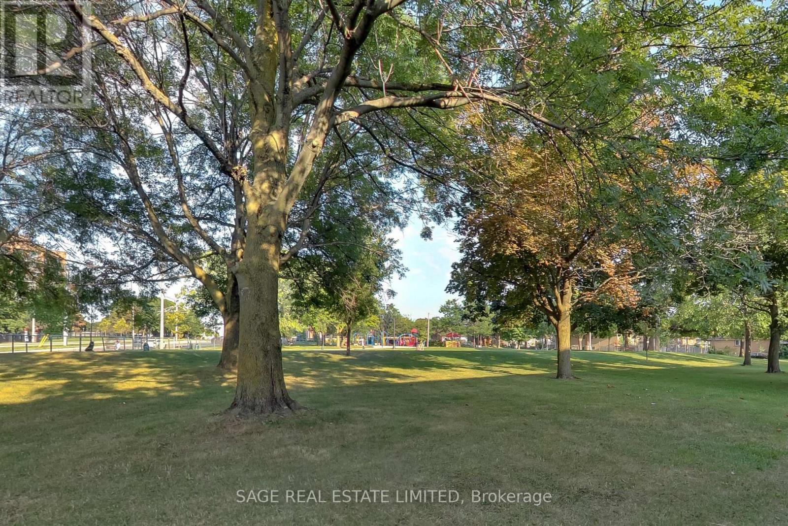 #203 1785 EGLINTON AVENUE E - 35