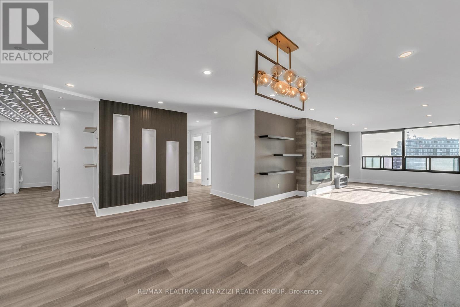 #1904 33 ELMHURST AVENUE - 17