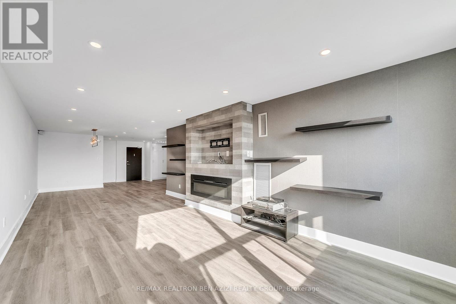 #1904 33 ELMHURST AVENUE - 19