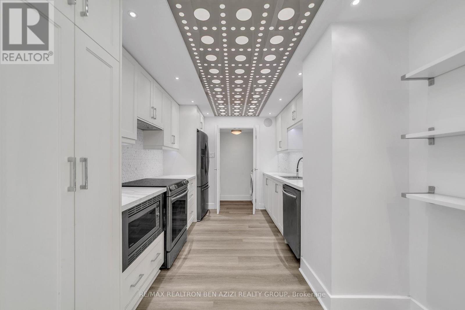 #1904 33 ELMHURST AVENUE - 21
