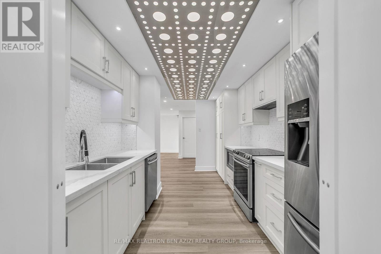 #1904 33 ELMHURST AVENUE - 25