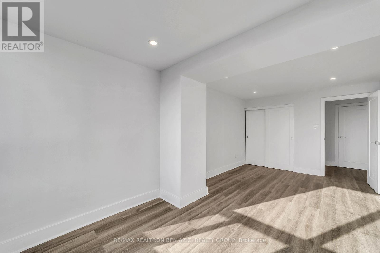 #1904 33 ELMHURST AVENUE - 30