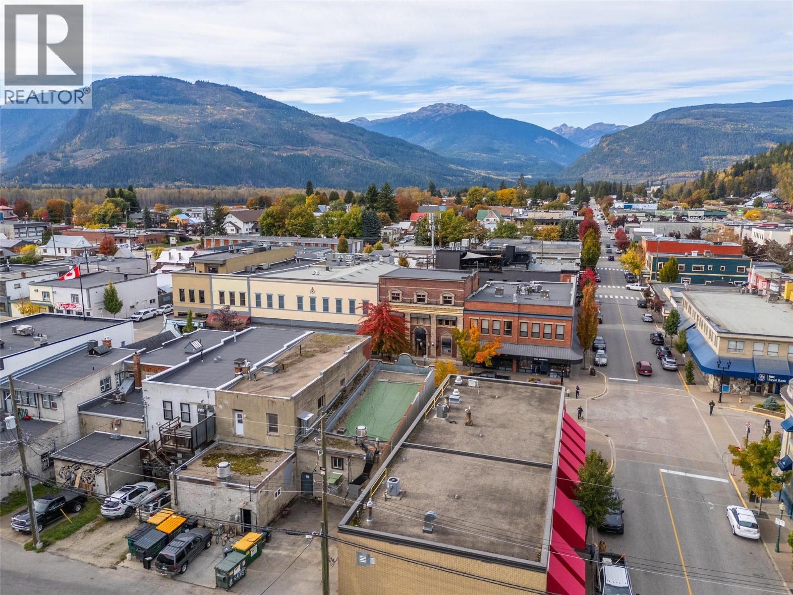 206 Mackenzie Avenue, Revelstoke