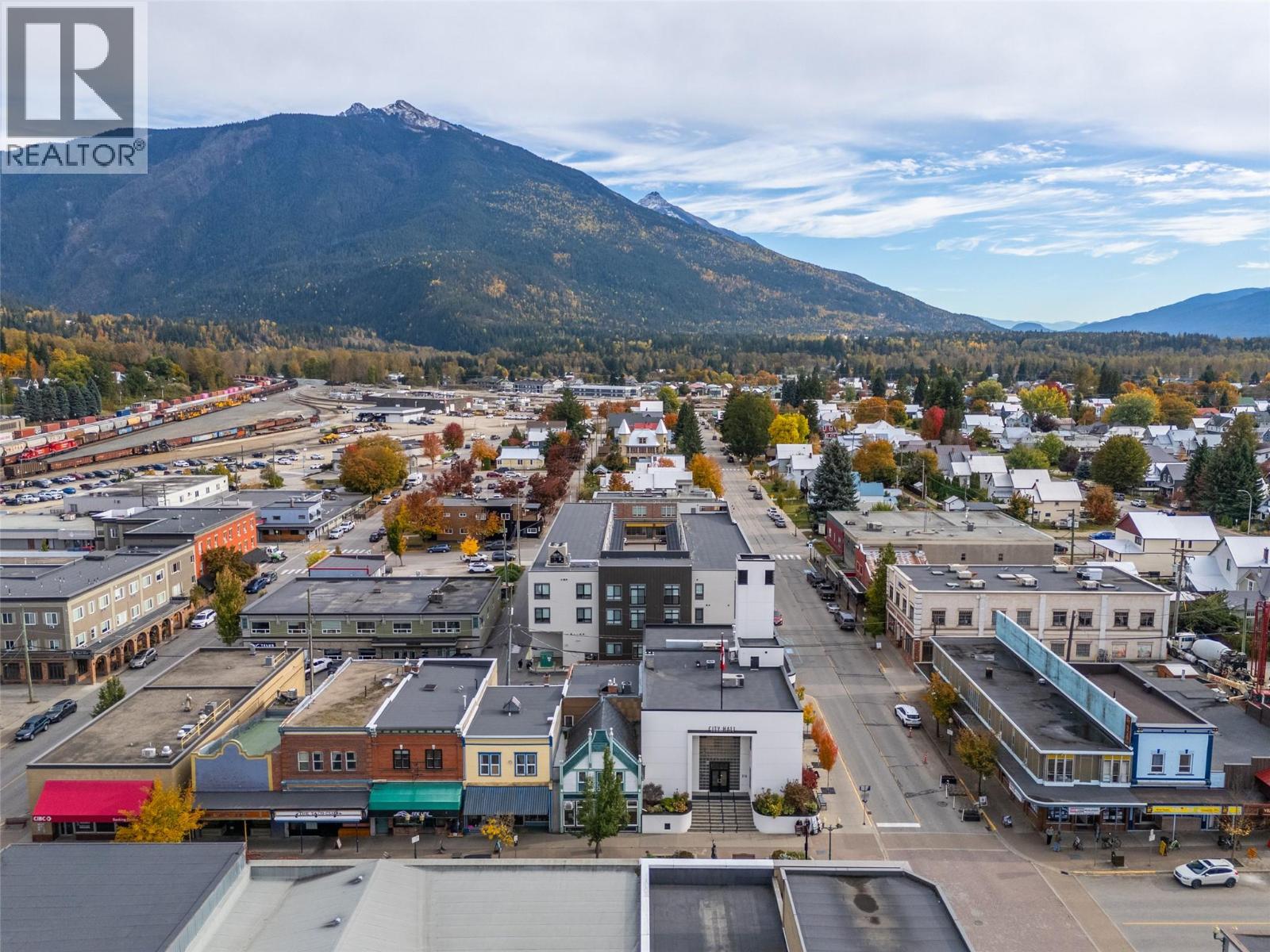 206 Mackenzie Avenue, Revelstoke