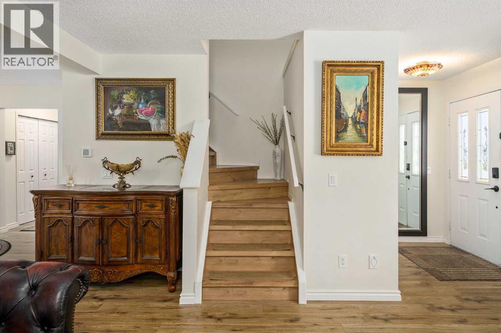 Single Family House for Sale in  Sunlake Gardens SE Sundance Calgary 