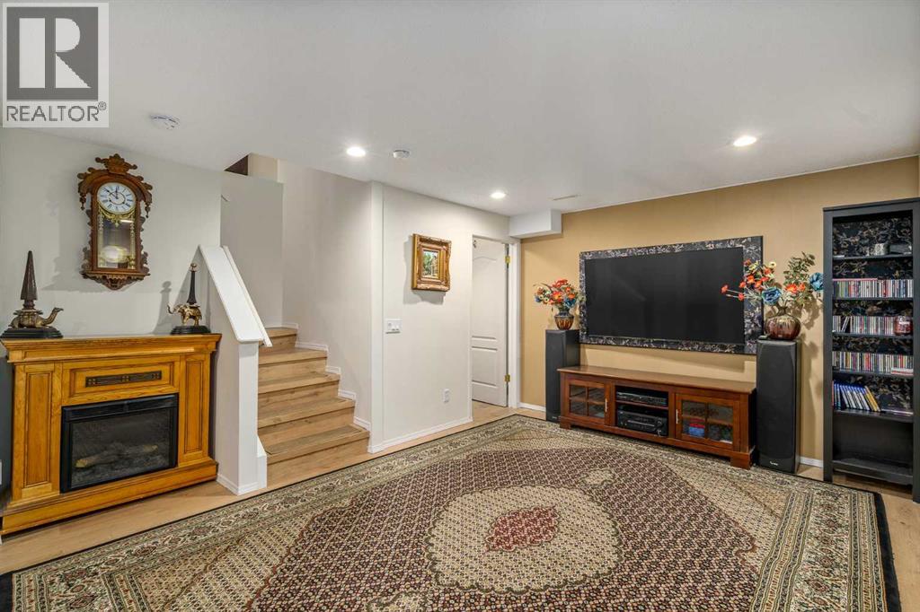 Single Family House for Sale in  Sunlake Gardens SE Sundance Calgary 