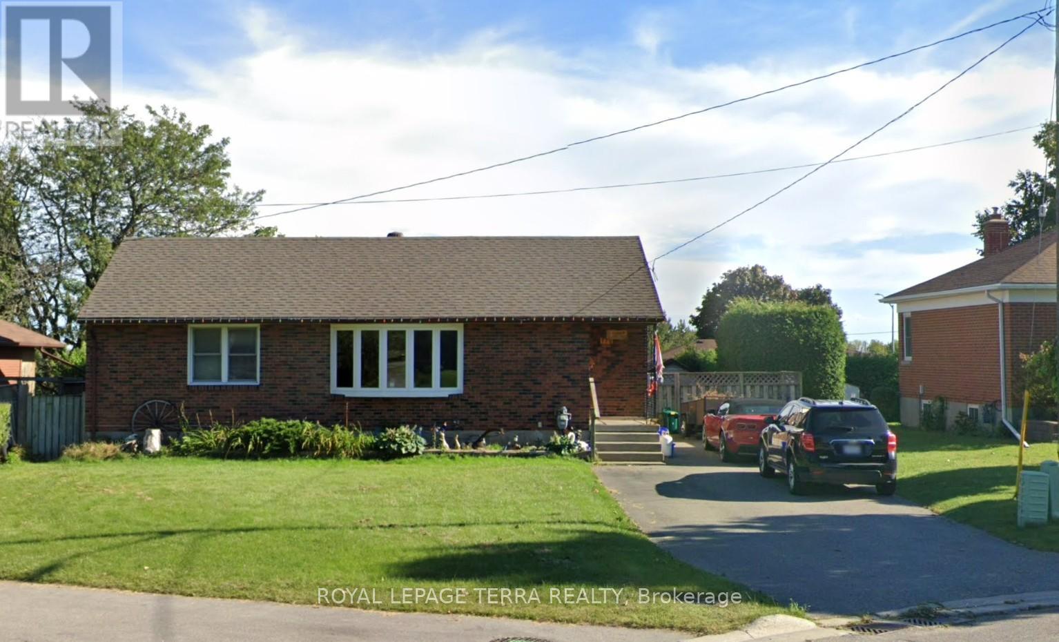 779 WHITMAN CRESCENT - Main photo, Oshawa (Donevan), Ontario