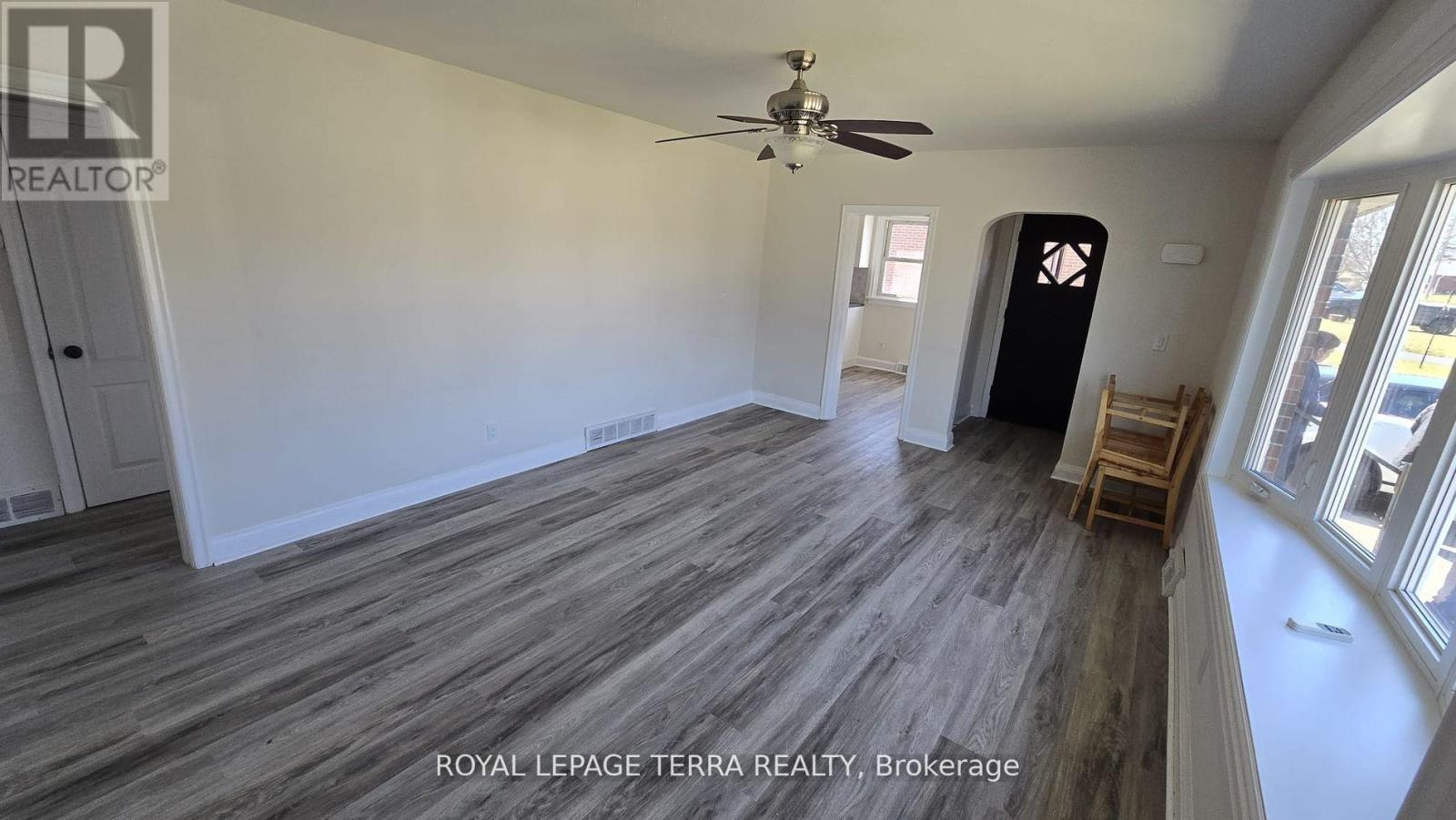 779 WHITMAN CRESCENT - Photo 3 of 18, Oshawa (Donevan), Ontario